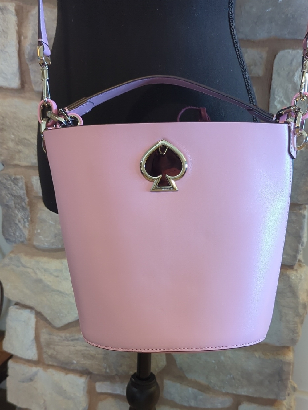 Kate Spade New York SUZY SMALL BUCKET BAG